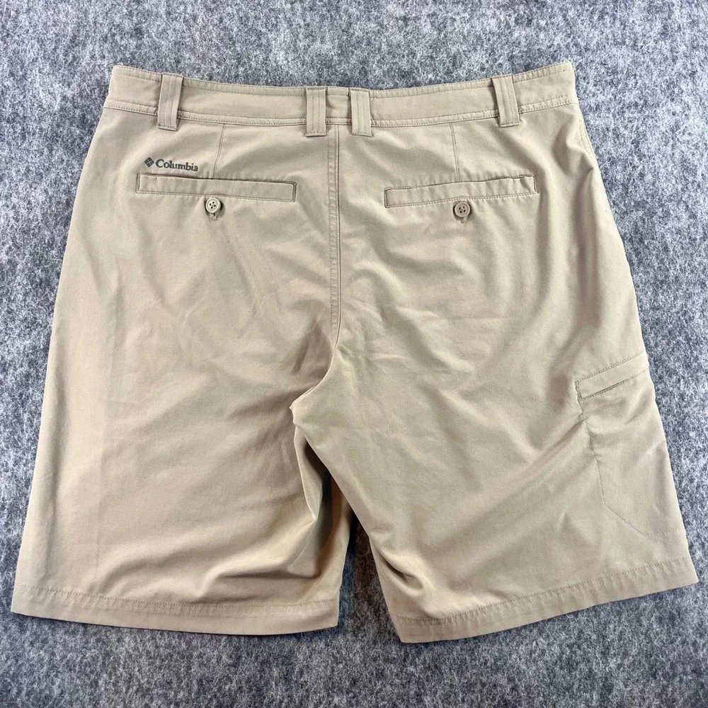 Columbia Khaki Chino Shorts Mens 36 Omni-Shield Hiking Cargo Fishing Outdoor Tan